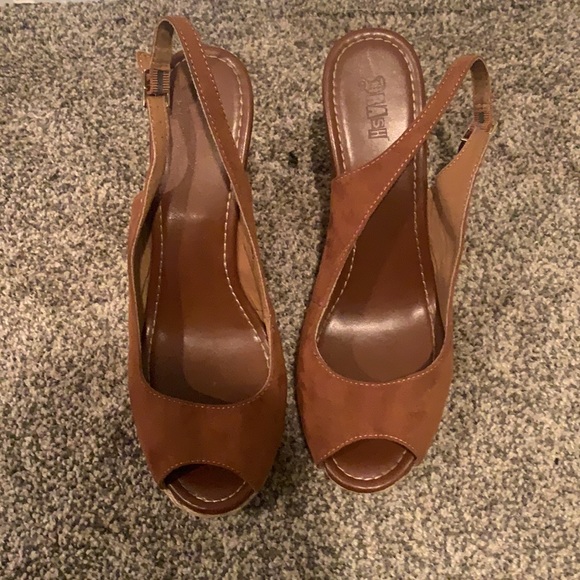 BRASH Pep-toe Wedges - Picture 3 of 3